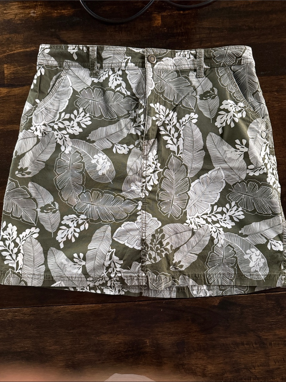 croft & barrow Olive Green Leaf-Print Skort